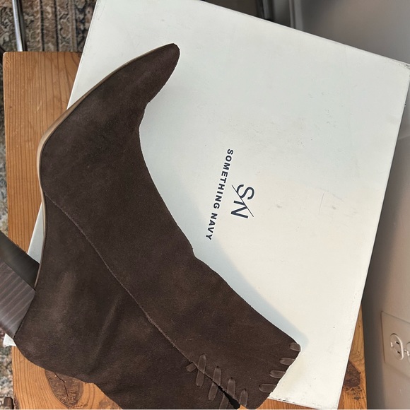 Something Navy Genuine Suede Chocolate Brown Boot Size 9 - Picture 6 of 6